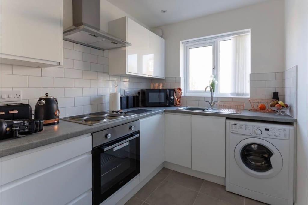 Luxury 3-Bedroom, 2-Bathroom Home Sleeps 7 People Liverpool Kültér fotó