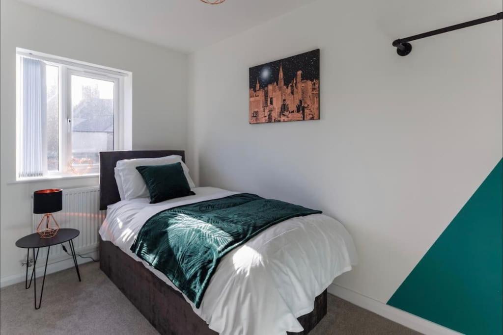 Luxury 3-Bedroom, 2-Bathroom Home Sleeps 7 People Liverpool Kültér fotó
